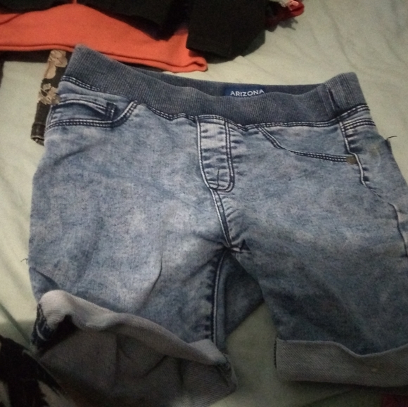 Shorts - Picture 3 of 5